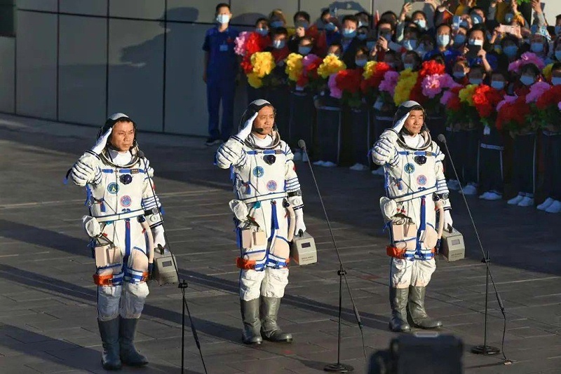青島空壓機賀神州十二發射成功